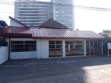 Oficina en arriendo mensual en Pasaje Enrique Molina 214, Los Ángeles - 10 dormitorios, 3 baños