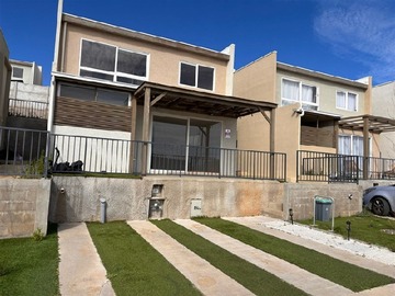Casa en venta en Condominio Vista Curauma, Valparaíso - 3 dormitorios, 3 baños