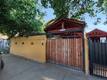 Casa en venta en Av. Las Parcelas 3051, Maipú - 5 dormitorios, 3 baños