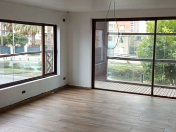 Local Comercial en arriendo mensual en Casa de Dos Pisos, Uso Comercial, Viña del Mar. - 5 baños