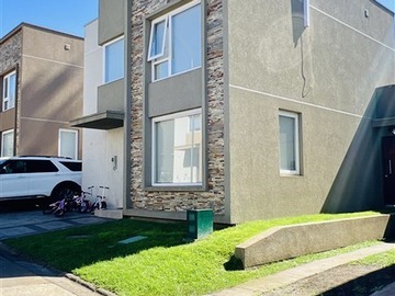 Casa en arriendo mensual en Sector poniente, Temuco - 3 dormitorios, 4 baños