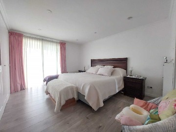 Casa en venta en La casa de tus sueños (70982), La Reina - 4 dormitorios, 6 baños