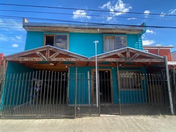 Casa en venta en Entre calle el volcan y volcan parinacota, Chillán - 5 dormitorios, 2 baños
