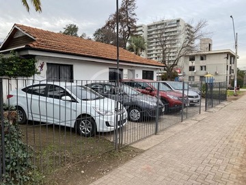 Local Comercial en venta en Av Ossa / Simón Bolivar, La Reina - 3 dormitorios, 1 baño