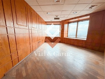 Oficina en arriendo mensual en Miraflores 613, Santiago - 9 dormitorios, 4 baños