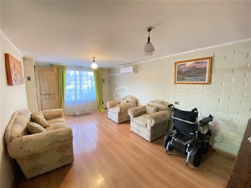 Casa en venta en Maestro Palomo / Gran Caimán, Puente Alto - 3 dormitorios, 1 baño