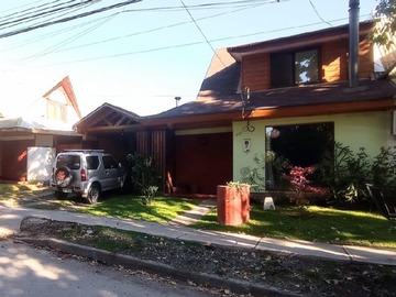 Casa en venta en Calle 5 1/2 poniente 7 Norte, Talca - 3 dormitorios, 3 baños