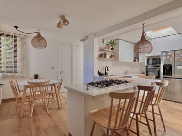 Casa en venta en ¡oportunidad! ¡preciosa cocina remodelada!, Colina - 5 dormitorios, 5 baños