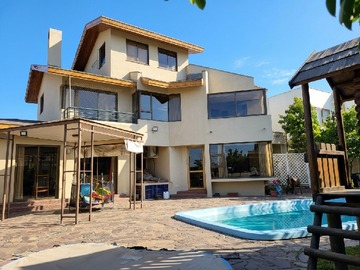 Casa en venta en Venta de Casa en Bosques de Montemar - 4 dormitorios, 3 baños