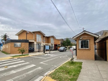 Casa en venta en Condominio los carrera, La Calera - 5 dormitorios, 2 baños