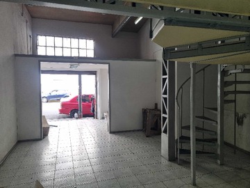 Local Comercial en venta en Casa con Local Comercial y 2 Deptos (108610), Valparaíso - 2 dormitorios, 3 baños