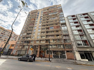 Departamento en venta en Venta dpto Lira, Santiago (177170), Santiago - 3 dormitorios, 2 baños