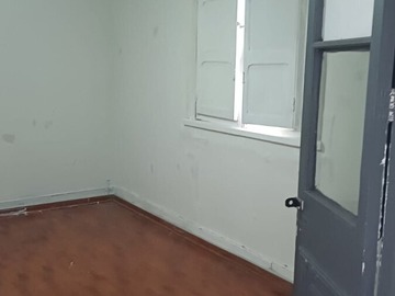 Casa en arriendo mensual en Waldo Silva 2277, Santiago - 2 dormitorios, 1 baño