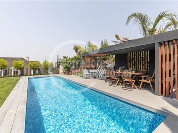 Casa en arriendo mensual en Colegio Mayflower, Lo Barnechea - 7 dormitorios, 5 baños