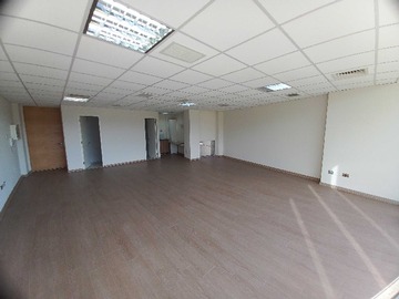 Oficina en arriendo mensual en La mejor ubicación, Las Condes, La Dehesa (182268), Vitacura - 1 dormitorio, 2 baños