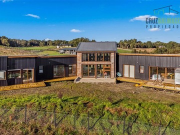 Casa en arriendo mensual en km 7 camino a Ensenada, Puerto Varas - 3 dormitorios, 3 baños