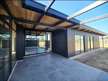 Casa en venta en Ramon Subercaseaux con los Almendros, Pirque - 3 dormitorios, 3 baños