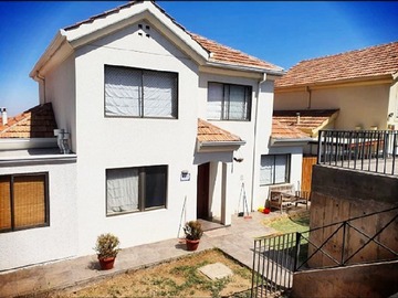 Casa en venta en Santa Sofía con las Tinajas El Panul, La Florida - 5 dormitorios, 4 baños