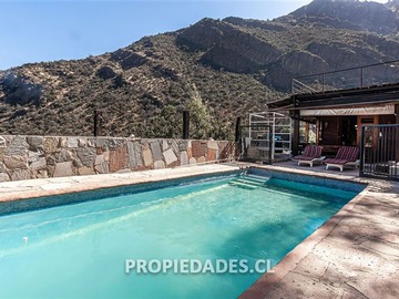 Casa en venta en Camino del Cajón / Camino Huallalolén, Lo Barnechea - 3 dormitorios, 3 baños