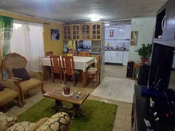 Casa en venta en Casa en venta de 3D y 1B con local comercial (171805), Peñalolén - 2 dormitorios, 1 baño