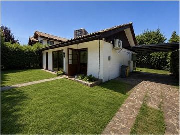 Casa en venta en Av. Las Condes / Paul Harris, Las Condes - 2 dormitorios, 2 baños