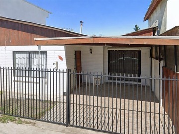 Casa en venta en Pintor Genaro Prieto, Quillota - 3 dormitorios, 2 baños