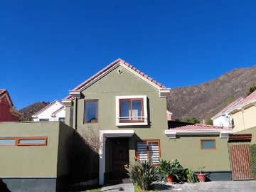 Casa en venta en Ciudad de los valles, Pudahuel - 3 dormitorios, 3 baños