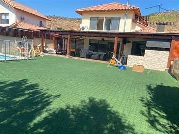 Casa en venta en Sector Santa Elena, Colina - 3 dormitorios, 3 baños