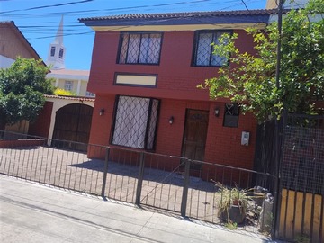 Casa en venta en Segunda Transversal - Luis Gandarilla, Maipú - 4 dormitorios, 2 baños