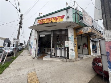 Local Comercial en arriendo mensual en camilo Henriquez 769, Curico, Curicó - 2 baños