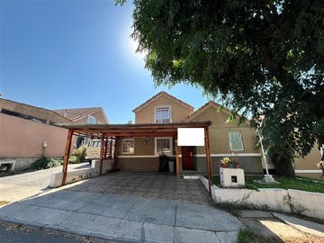 Casa en venta en Pedro Fontova, Huechuraba - 2 dormitorios, 3 baños