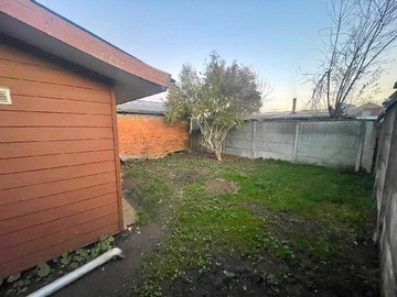 Casa en venta en Casa con amplio terreno en Padre Las Casas (177934), Padre Las Casas - 1 dormitorio, 1 baño