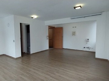 Oficina en arriendo mensual en Avenida Manquehue Norte 151, Las Condes - 1 dormitorio, 1 baño