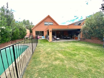 Casa en venta en Brisas Norte, Colina - 4 dormitorios, 3 baños