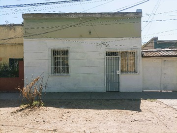 Casa en venta en Casa amplio terreno. Padre Tadeo. Av. Mapocho (171705), Quinta Normal - 3 dormitorios, 1 baño