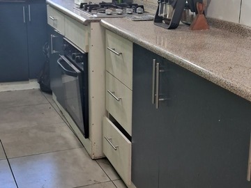 Casa en venta en Avenida Colombia 10200, La Florida, Región Metropolitana de Santiago 8240000, Chile, La Florida - 5 dormitorios, 2 baños