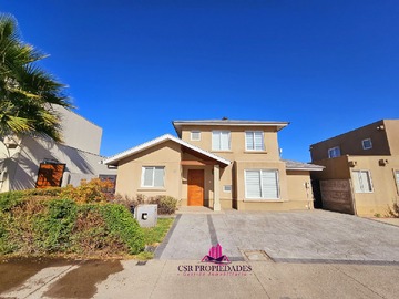 Casa en venta en Avenida laguna 3581, Padre Hurtado - 3 dormitorios, 3 baños
