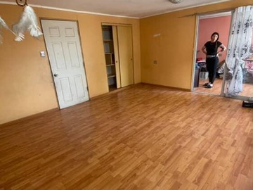 Casa en venta en El carrillon 6580, Cerro Navia - 5 dormitorios, 2 baños
