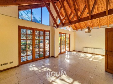 Casa en arriendo mensual en Rey Cristian, Providencia - 3 dormitorios, 2 baños