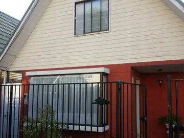 Casa en venta en Los pinos, Quilpué - 4 dormitorios, 2 baños