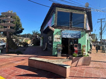 Local Comercial en venta en Gran local comercial en centro de pichilemu (104081), Pichilemu - 5 baños