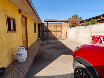 Casa en venta en Emiliano figueroa, San Ramón - 3 dormitorios, 2 baños