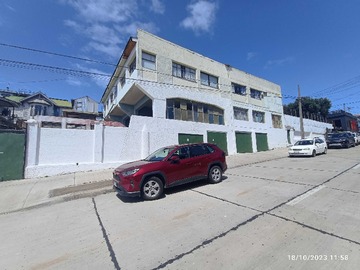 Local Comercial en venta en Edificio en zona residencial. Amplio terreno (73822), Valparaíso - 10 baños