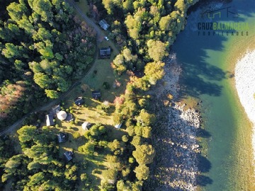 Casa en arriendo mensual en Se arrienda Lodge amoblado a orillas de rio Figueroa (La Junta, Aysen), Cisnes - 6 dormitorios, 8 baños