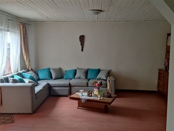 Casa en venta en Almirante Latorre - Esquina Valdivia, Los Ángeles - 7 dormitorios, 2 baños