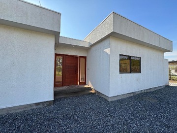 Casa en arriendo mensual en Melipilla, Región Metropolitana de Santiago, Chile, Melipilla - 3 dormitorios, 2 baños