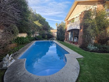 Casa en venta en Los Almendros Viña del Mar, Viña del Mar - 5 dormitorios, 1 baño