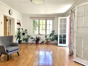 Casa en arriendo mensual en Bilbao / P. de Valdivia / Metro Inés de Suarez, Providencia - 5 dormitorios, 3 baños