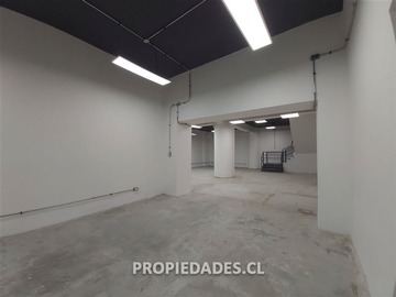 Bodega en arriendo mensual en Huérfanos / Bandera, Santiago - 4 baños