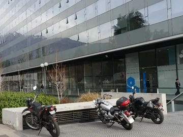 Oficina en arriendo mensual en Oficina Moderna con Excelente Conectividad (174050), Las Condes - 1 baño